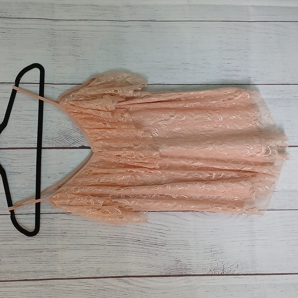 R n B Pretty Pink Flowy lace cold shoulder top size 1x